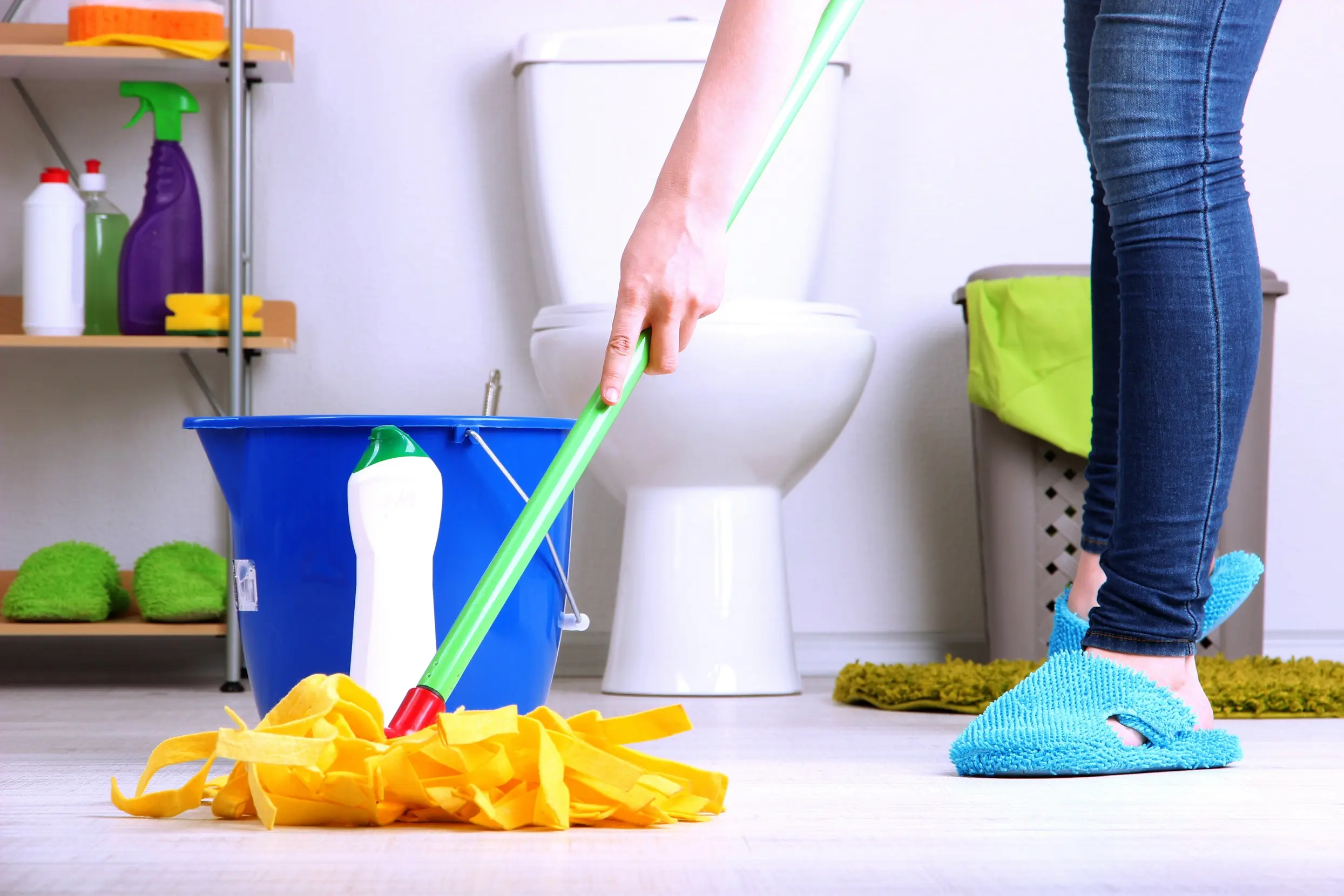 https://www.lysol.com/content/dam/lysol-us/article-detail-pages/mop-bathroom-floor.jpg